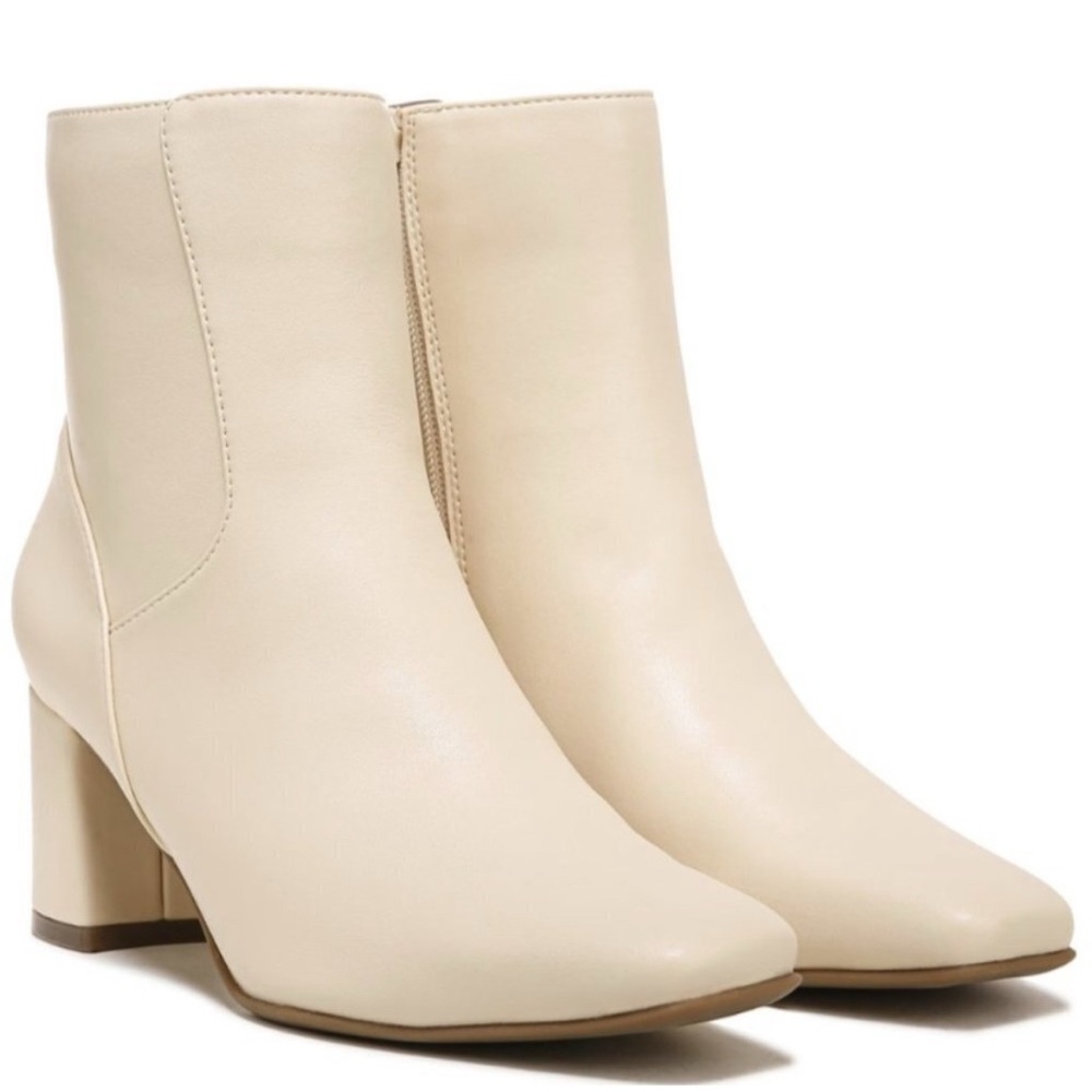 Naturalizer Wrenley Bootie